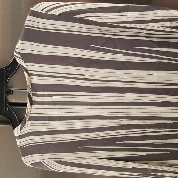 💕NILI LOTAN💕 100% Silk Striped Tunic Dress ~ Neutral Grey & Off-White Large - Picture 8 of 10